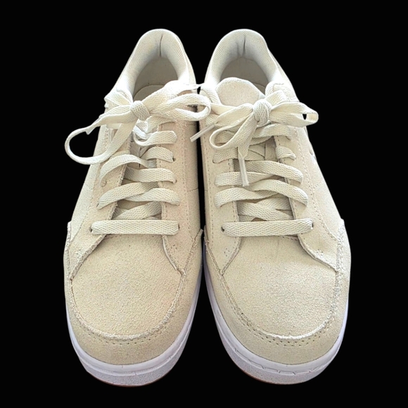 Under Armour Womens Cream Color Suede Sneakers Size 8 - Picture 1 of 7